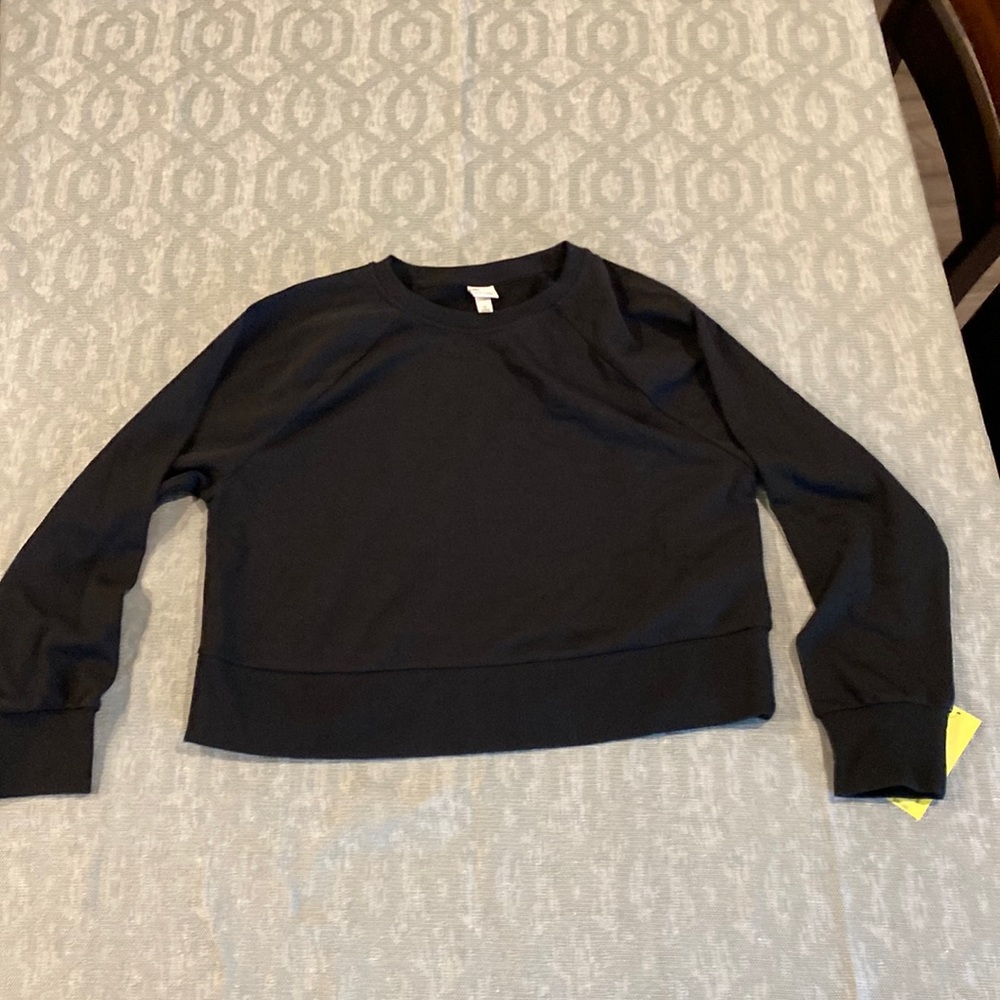 NWT crop top sweatshirt•